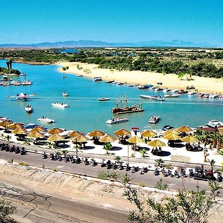 Pirate Cove Resort & Marina Needles Exterior foto
