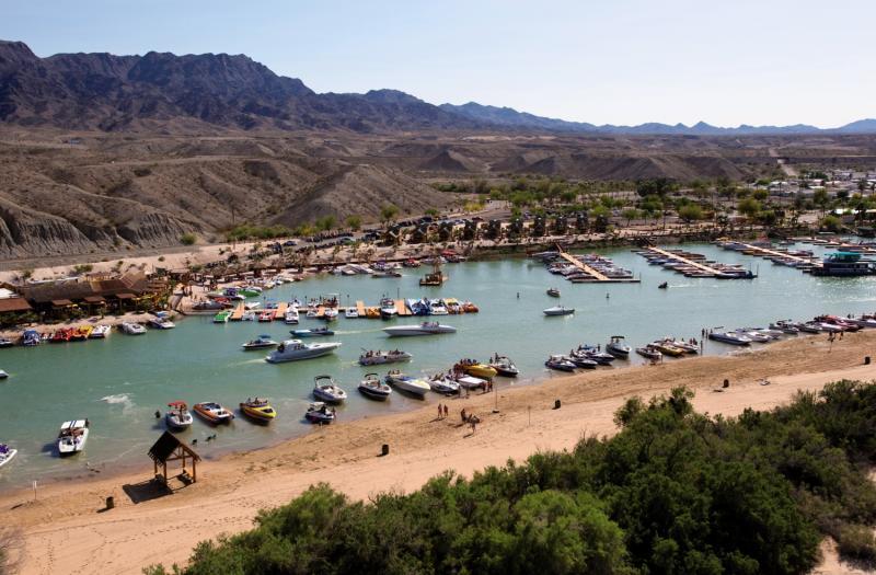 Pirate Cove Resort & Marina Needles Exterior foto